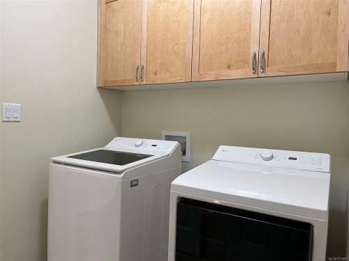 505 Hall Rd, Ladysmith, BC 