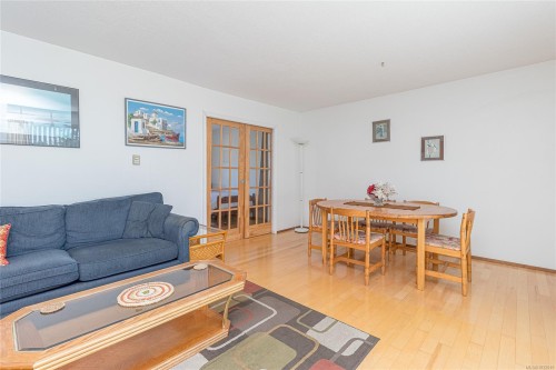 9975 Victoria Rd, Chemainus, BC - Indoor Photo Showing Living Room