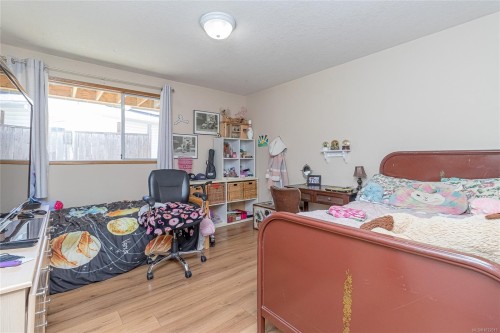 9975 Victoria Rd, Chemainus, BC - Indoor Photo Showing Bedroom
