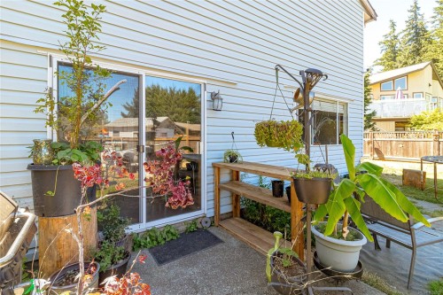 9975 Victoria Rd, Chemainus, BC - Outdoor
