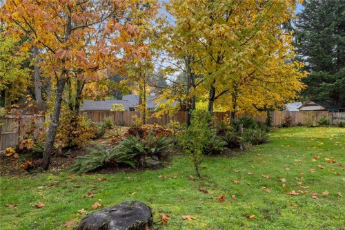 2920 Marshall Rd, Qualicum Beach, BC 