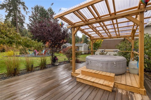 2920 Marshall Rd, Qualicum Beach, BC 