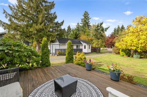 2920 Marshall Rd, Qualicum Beach, BC 