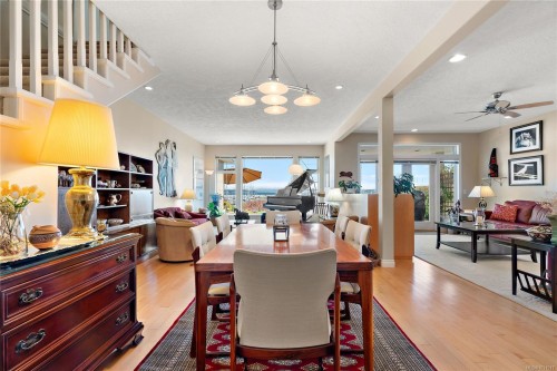 10007 Third St, Sidney, BC 