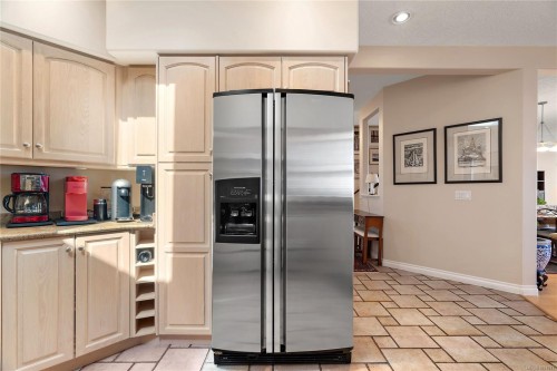 10007 Third St, Sidney, BC 