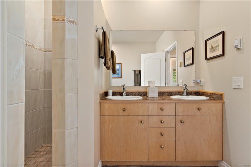 10007 Third St, Sidney, BC 