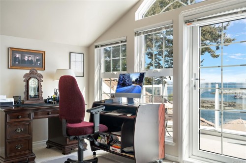 10007 Third St, Sidney, BC 