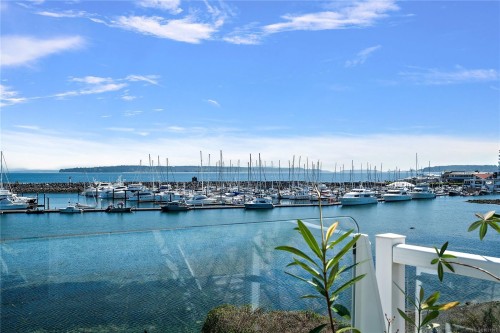 10007 Third St, Sidney, BC 