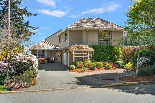 10007 Third St, Sidney, BC 