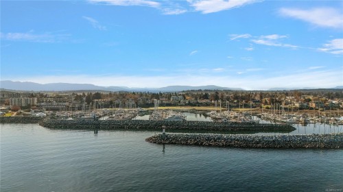 10007 Third St, Sidney, BC 