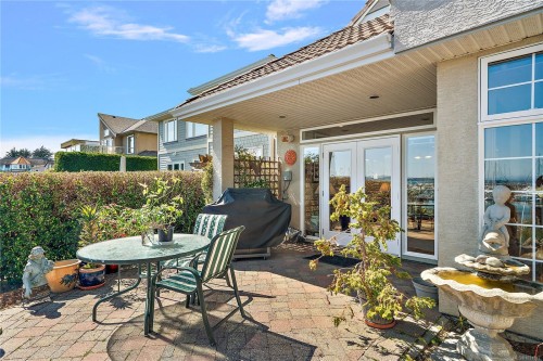 10007 Third St, Sidney, BC 