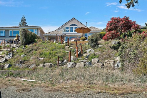 10007 Third St, Sidney, BC 