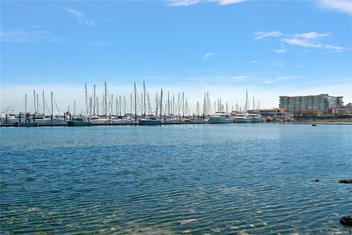 10007 Third St, Sidney, BC 