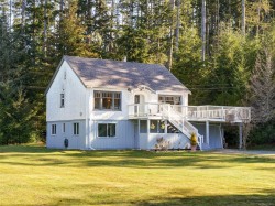 8996 West Coast Rd Sooke, BC V9Z 1G2