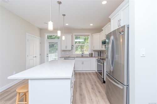 944 Craig Rd, Ladysmith, BC 
