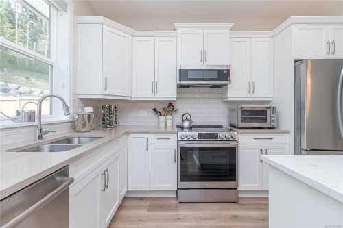 944 Craig Rd, Ladysmith, BC 