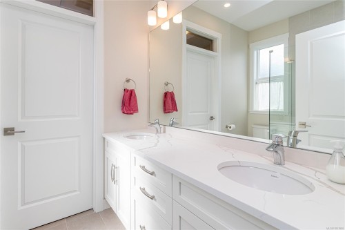 944 Craig Rd, Ladysmith, BC 