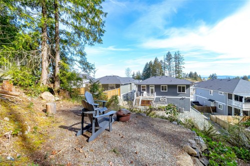 944 Craig Rd, Ladysmith, BC 