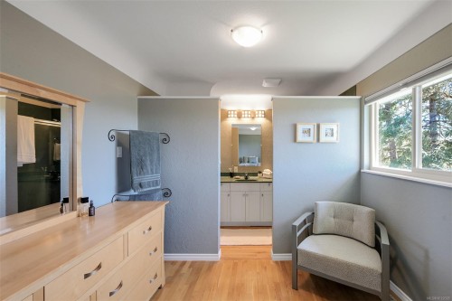 967 Ridgeway St, Saanich, BC 