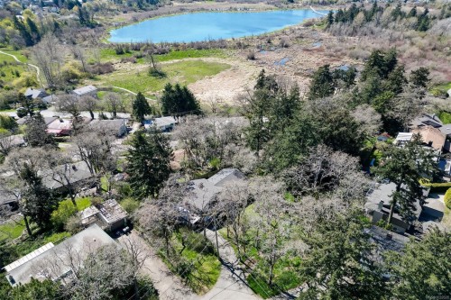 967 Ridgeway St, Saanich, BC 