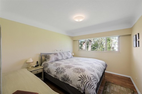 967 Ridgeway St, Saanich, BC 