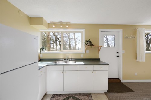 967 Ridgeway St, Saanich, BC 