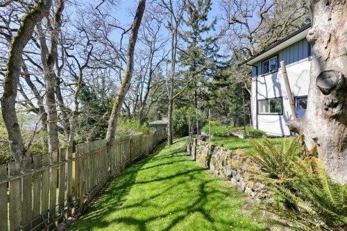 967 Ridgeway St, Saanich, BC 
