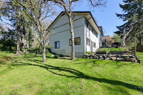 967 Ridgeway St, Saanich, BC 