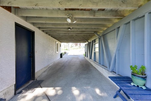967 Ridgeway St, Saanich, BC 