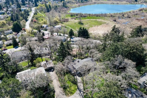 967 Ridgeway St, Saanich, BC 