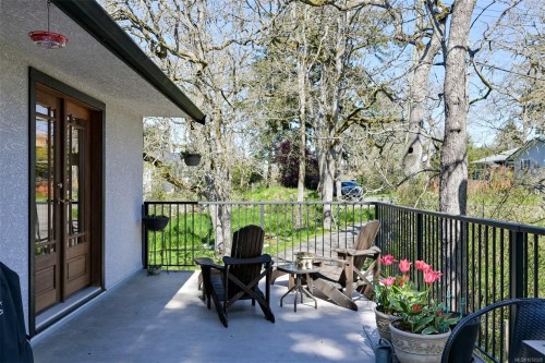 967 Ridgeway St, Saanich, BC 