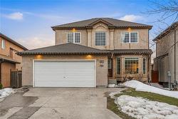 18 Moldan BAY  Winnipeg, MB R2P 1C4