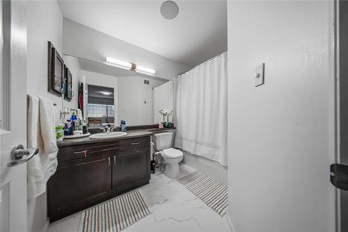 18 Moldan Bay, Winnipeg, MB 