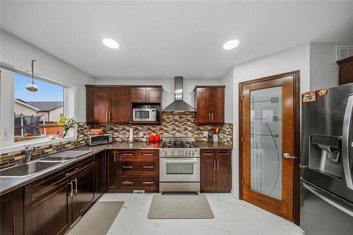 18 Moldan Bay, Winnipeg, MB 