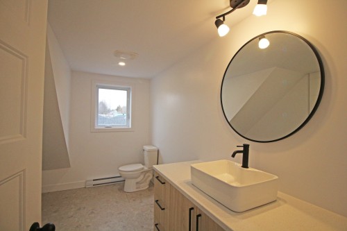 Salle de bains - 491 Boul. Nilus-Leclerc, L'Islet, QC - Indoor Photo Showing Bathroom