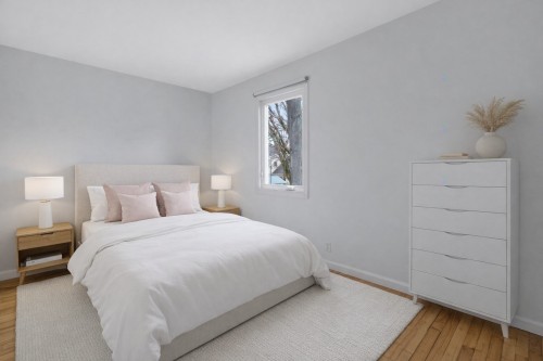 Chambre à coucher - 80 Av. De Breslay, Pointe-Claire, QC - Indoor Photo Showing Bedroom