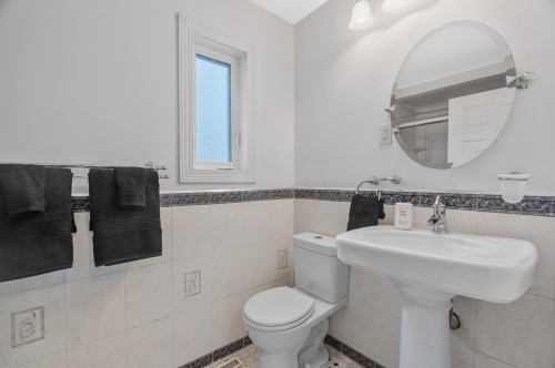 Salle de bains - 80 Av. De Breslay, Pointe-Claire, QC - Indoor Photo Showing Bathroom