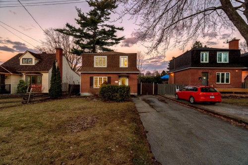 Façade - 80 Av. De Breslay, Pointe-Claire, QC - Outdoor With Facade