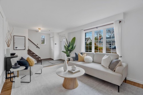 Salon - 80 Av. De Breslay, Pointe-Claire, QC - Indoor Photo Showing Living Room