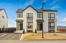 62 Rue Angélique-Gazaille Otterburn Park, QC J3H 0P6