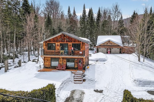 702 Ch. de Courchevel  Saint-Adolphe-D'Howard, QC J0T 2B0