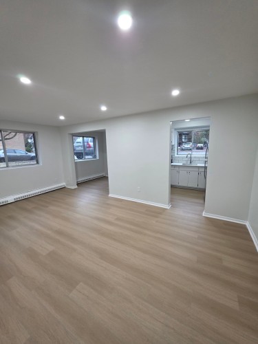 Living Room - 9-550 Rue Varennes, Longueuil (Le Vieux-Longueuil), QC - Indoor