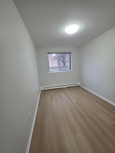 Bedroom - 9-550 Rue Varennes, Longueuil (Le Vieux-Longueuil), QC - Indoor Photo Showing Other Room