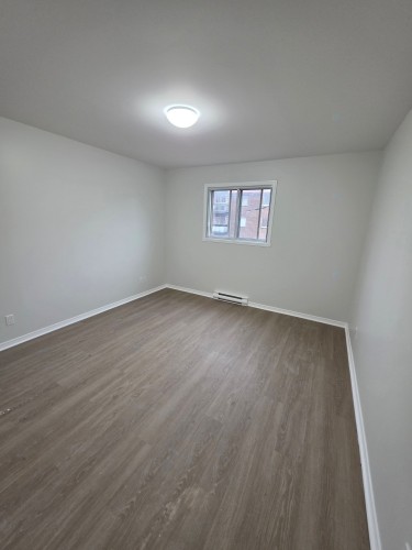 Master Bedroom - 104-520 Rue Varennes, Longueuil (Le Vieux-Longueuil), QC - Indoor Photo Showing Other Room