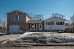 917 Rue Éva  Saint-Jérôme, QC J5L 1R4