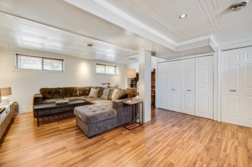 Salle familiale - 917 Rue Éva, Saint-Jérôme, QC - Indoor