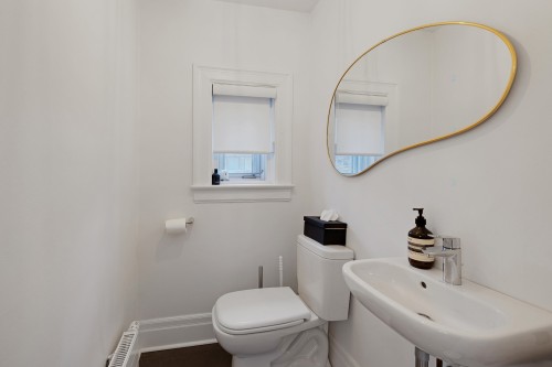 Salle d'eau - 34 Av. Courcelette, Montréal (Outremont), QC - Indoor Photo Showing Bathroom