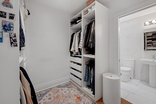 Penderie (Walk-in) - 34 Av. Courcelette, Montréal (Outremont), QC - Indoor