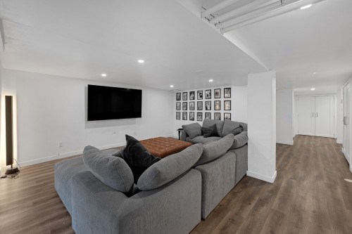 Salle familiale - 34 Av. Courcelette, Montréal (Outremont), QC - Indoor Photo Showing Living Room