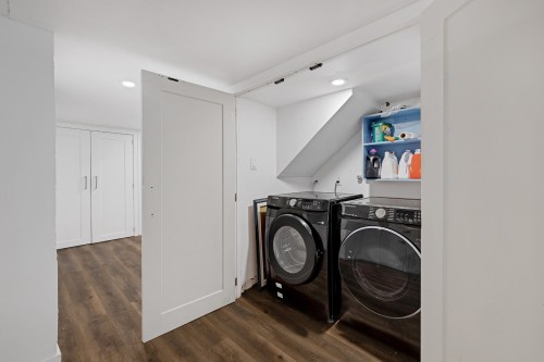 Salle de lavage - 34 Av. Courcelette, Montréal (Outremont), QC - Indoor Photo Showing Laundry Room